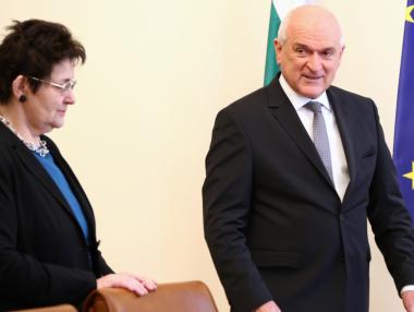 Вечерни новини: 300 млн. лв. нов държавен дълг; Строи се голяма батерия до ВЕЦ „Въча 1“