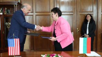 България ще обменя автоматично данъчна информация със САЩ