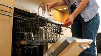 Какви са предложенията за нови цени на тока и парното от 1 юли (графика)