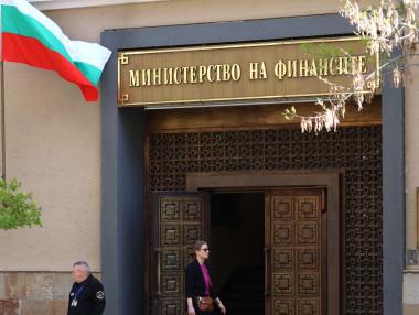 Вечерни новини: Бюджетният излишък се стопи; Нови цени на парното и тока