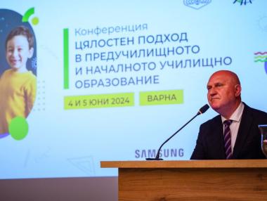 МОН тества пилотно стандарта за качество в 40 училища