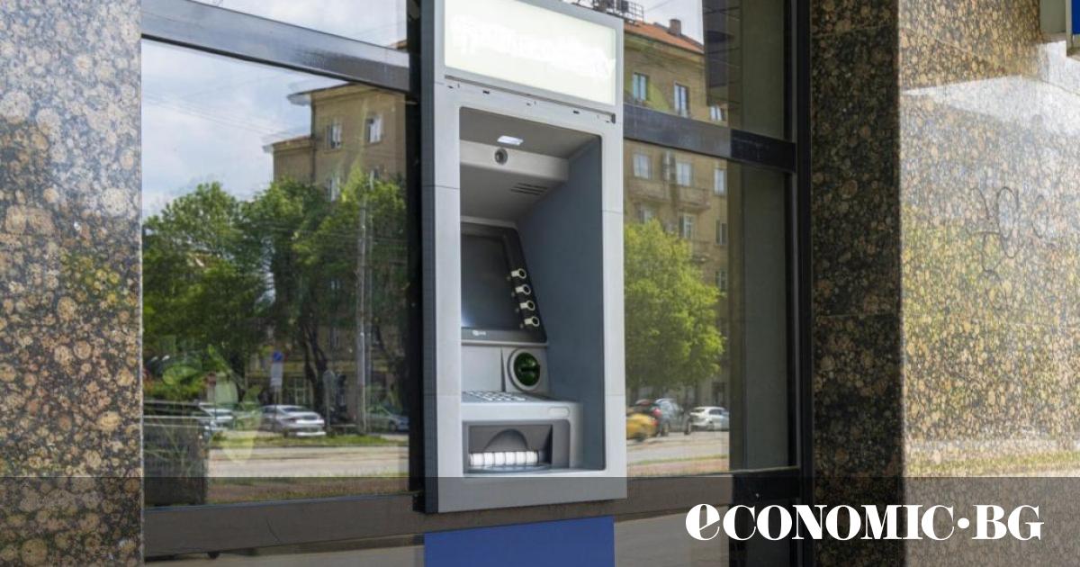 Тенденцията е ясна“: Сливането на банки в България ще продължиТемата