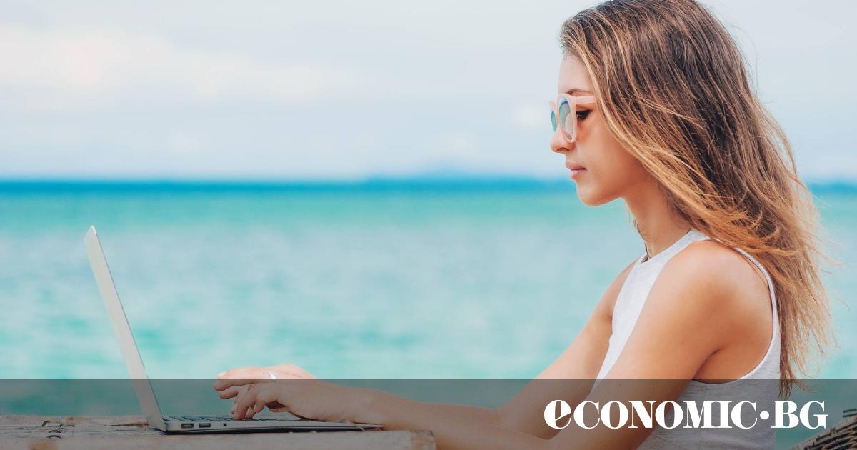Хората по света, които имат възможност да работят дистанционно, съвсем
