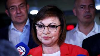 Корнелия Нинова подаде оставка