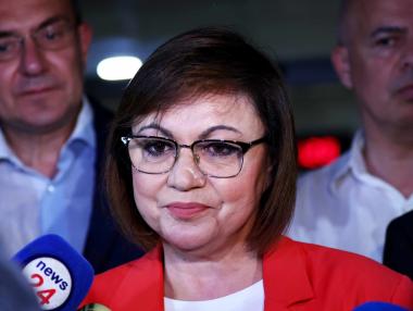Корнелия Нинова подаде оставка