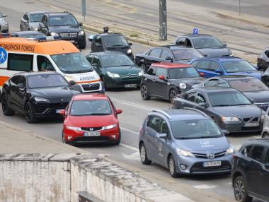 Транспортното министерство ограничава броя на изпитите за книжка