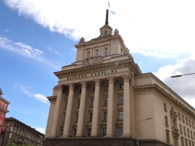 Вечерни новини: ЦИК обяви мандатите в 50-ия парламент; Бизнес паркът в София се сдобива с огромна сграда