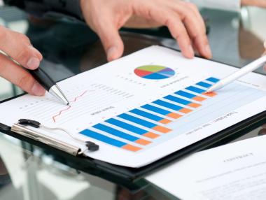 Фирмените инвестиции растат, но по-бавно и в по-малко общини