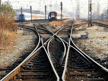 Кабинетът отчуждава имоти за големи жп проекти на НКЖИ