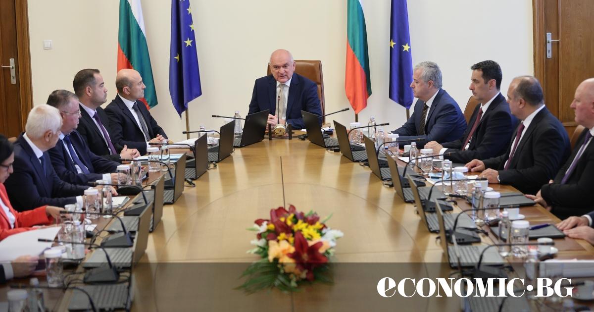 Служебният кабинет прави различни смени в службите за сигурност с