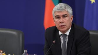 МЕ започва обсъждане на процедурата за инсталиране на ВЕИ батерии