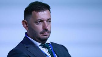 Администрацията много трудно може да роди прогрес и промяна