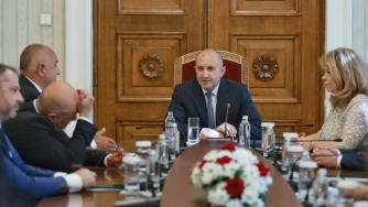 Радев обяви кога връчва първия мандат за правителство