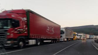 Близо 3000 превозвачи ще си разделят 50 млн. лв. от държавата