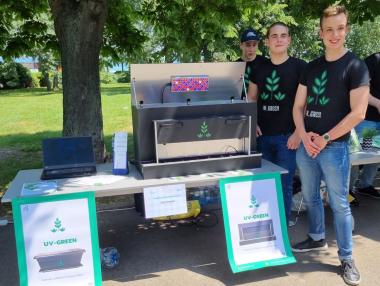 Ученици от Варна създадоха „умна“ кутия за отглеждане на зеленчуци