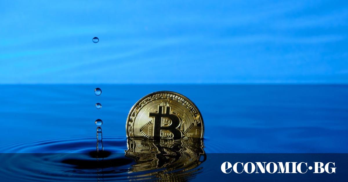 Биткойн потъна до четиримесечно дъно в петък, минавайки под линията