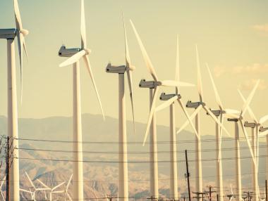 Опашката от вятърни енергийни проекти в ЕС достигна 500 GW