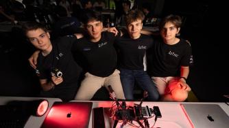 Между науката и бизнеса: Международният успех на четирима български ученици