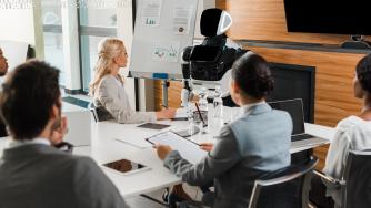 Как и защо сега? Световният проблем с работната ръка най-накрая може да бъде решен