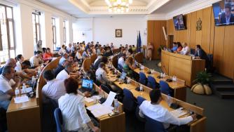 Трима съветници прокараха новите директори на общинските дружества в София