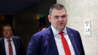 Ахмед Доган е „отминало време“ според Пеевски