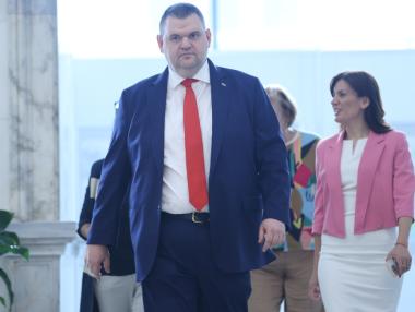 Вечерни новини: Групата на ДПС се срина, мандатът отива в ПП-ДБ; Визията за „Индустриален парк Цалапица“