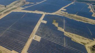 Новините от седмицата: Най-големият соларен парк в България е готов; Пеевски губи контрол