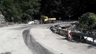 КЗК ще проверява търга за тунела под Петрохан