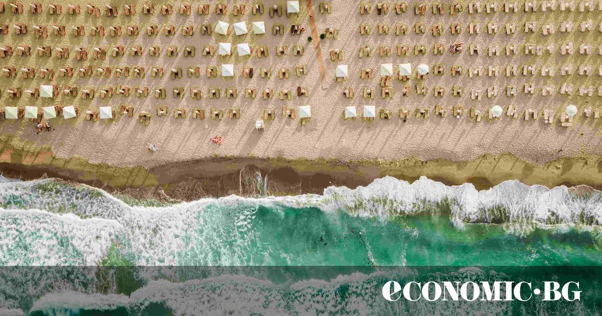 Докато в южната ни съседка Гърция онлайн резервацията на чадър