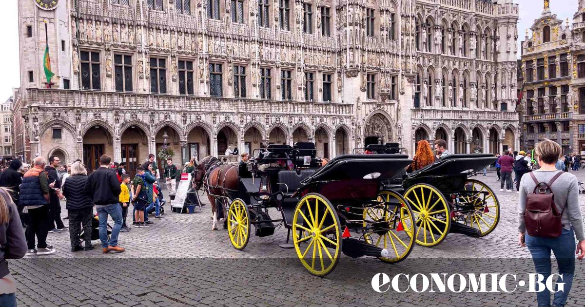 Качете се в карета на площад Гранд Палас“ в Брюксел