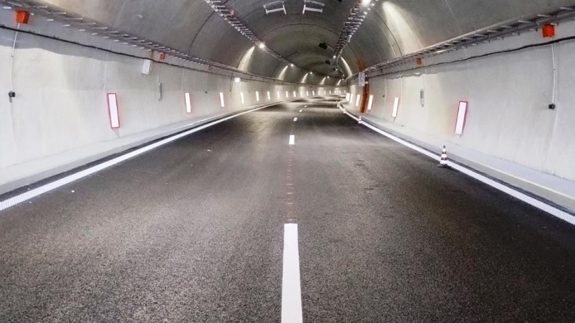 Галерия :: Снимка 0 :: Ремонтите по два тунела на магистрала „Хемус“ спират за лятото}