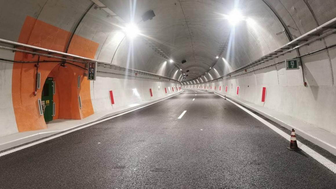 Галерия :: Снимка 1 :: Ремонтите по два тунела на магистрала „Хемус“ спират за лятото}