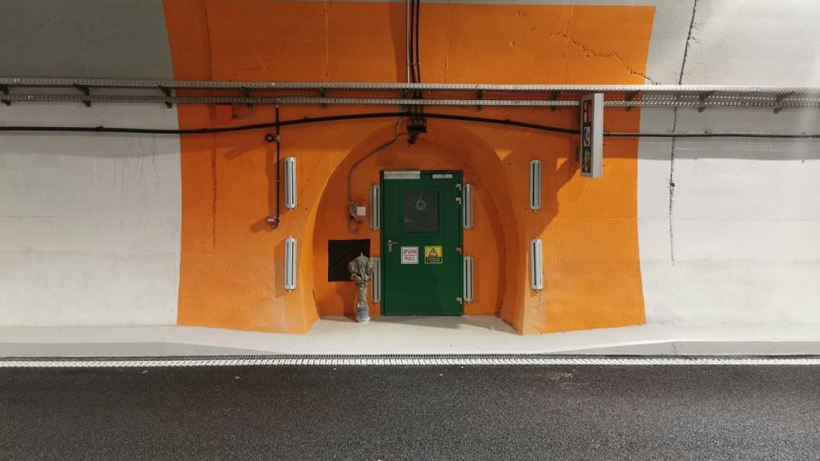 Галерия :: Снимка 2 :: Ремонтите по два тунела на магистрала „Хемус“ спират за лятото}