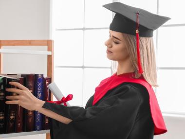 Предимството на висшето образование: двойно по-високи заплати