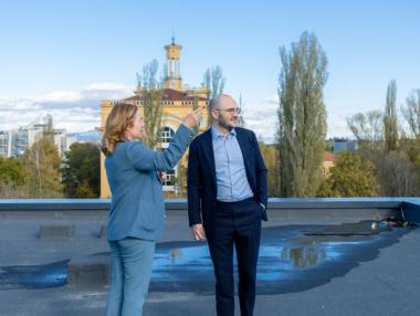 Отбранителна бизнес сила