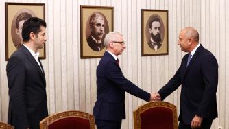 Николай Денков върна мандата на президента