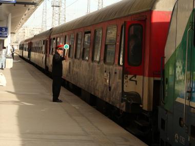 БДЖ или автобус? Българите пътуват много по-рядко с влак от средното за Европа