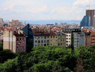 Вечерни новини: Как програмата за общините стана 6.2 млрд. лв.; Продавачите задържат имотите си