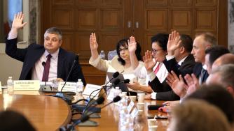 Парламентът се прицели в датата 1 юли 2025 г. за влизане в еврозоната