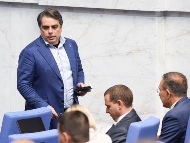 Асен Василев очаква ЕК да намали с 1 млрд. лв. парите на България по Плана