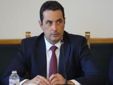 Гвоздейков уволни хората си в НКЖИ заради несправяне с работата