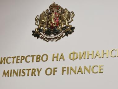 БЕХ, пенсии и заплати: Дефицитът в държавния бюджет скочи до 1 млрд. лв.