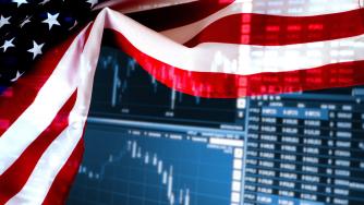 Страхът от рецесия оцвети индексите в червено