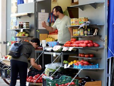 Минималната заплата трябва да стане 1077 лв. догодина