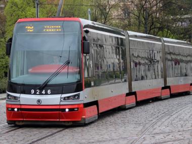 Спрян е 98-милионният търг за новите трамваи в София