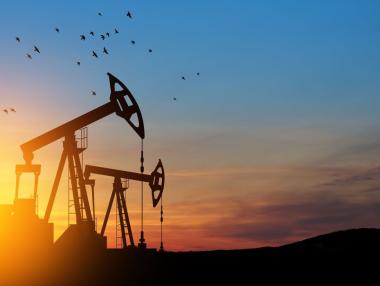 Надеждата за по-ниски лихви движи нагоре цената на петрола