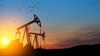 Цените на петрола вървят към седмично повишение