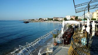 По-високите цени на тока и в заведенията ускориха инфлацията в България