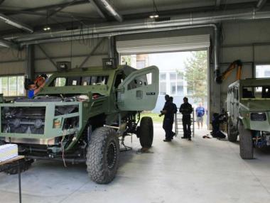 Вечерни новини: IAG строи завод в Симитли; Само „Шкода“ иска да доставя влакове за метрото