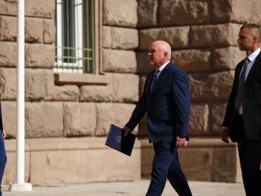 Главчев представи кабинет без Калин Стоянов